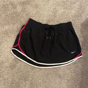 Women’s NIKE Dri-Fit Skirt/ Drift Black Skirt With White And Pink